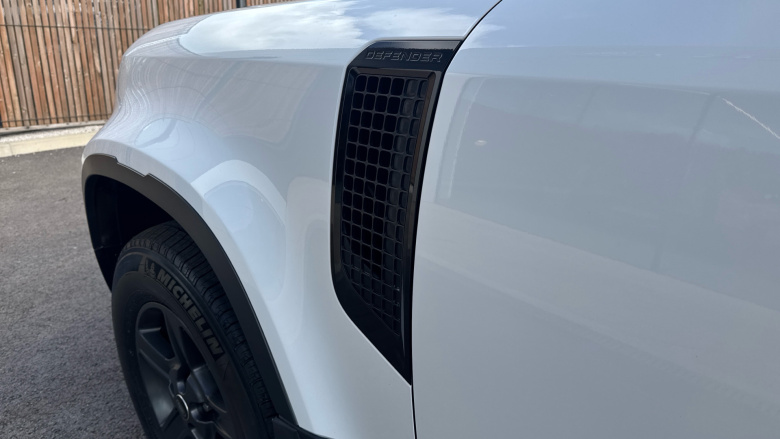 Land Rover Defender 90 Diesel 3.0 D250 Hard Top Auto